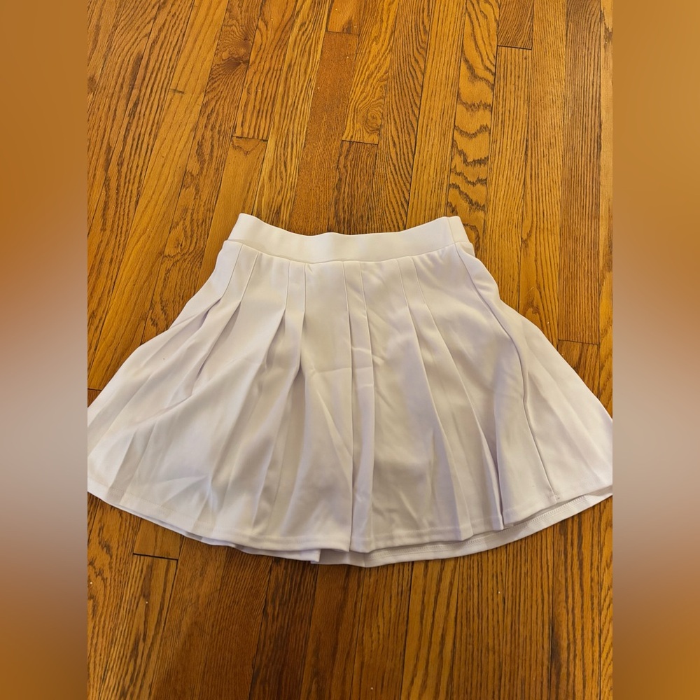 Elegant White Pleated Skirt